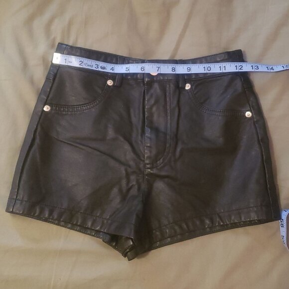 Faux leather short shorts - Picture 1 of 6